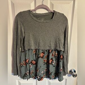 Medium Latched Mama Long Sleeve Top